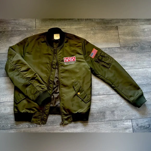 H&M NASA Bomber Green US M - Picture 1 of 4